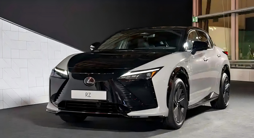 Lexus жаңа RT-нің ресми суреттерін ашады, қайта жобаланған руль және рульдік жүйеде